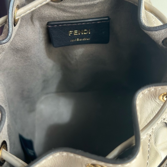 Fendi Mon Trésor leather bucket bag Dove Grey - Picture 7 of 12